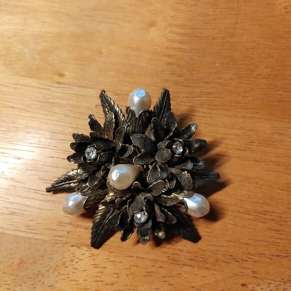 Vintage Miriam Haskell Faux Pearl Rhinestone Brooch - Picture 8 of 9